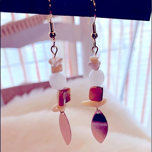 *Pretty Handmade Dangles w/Natural Healing Stones•Rose Gold•Charm•Hook Earring - Picture 4 of 16